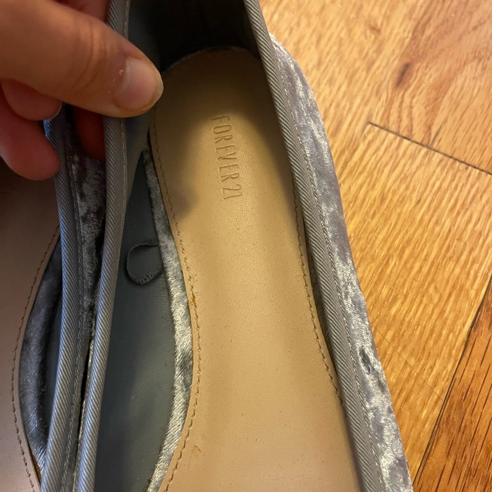 Stylish Gray Velvet Women's Flats - Picture 3 of 4